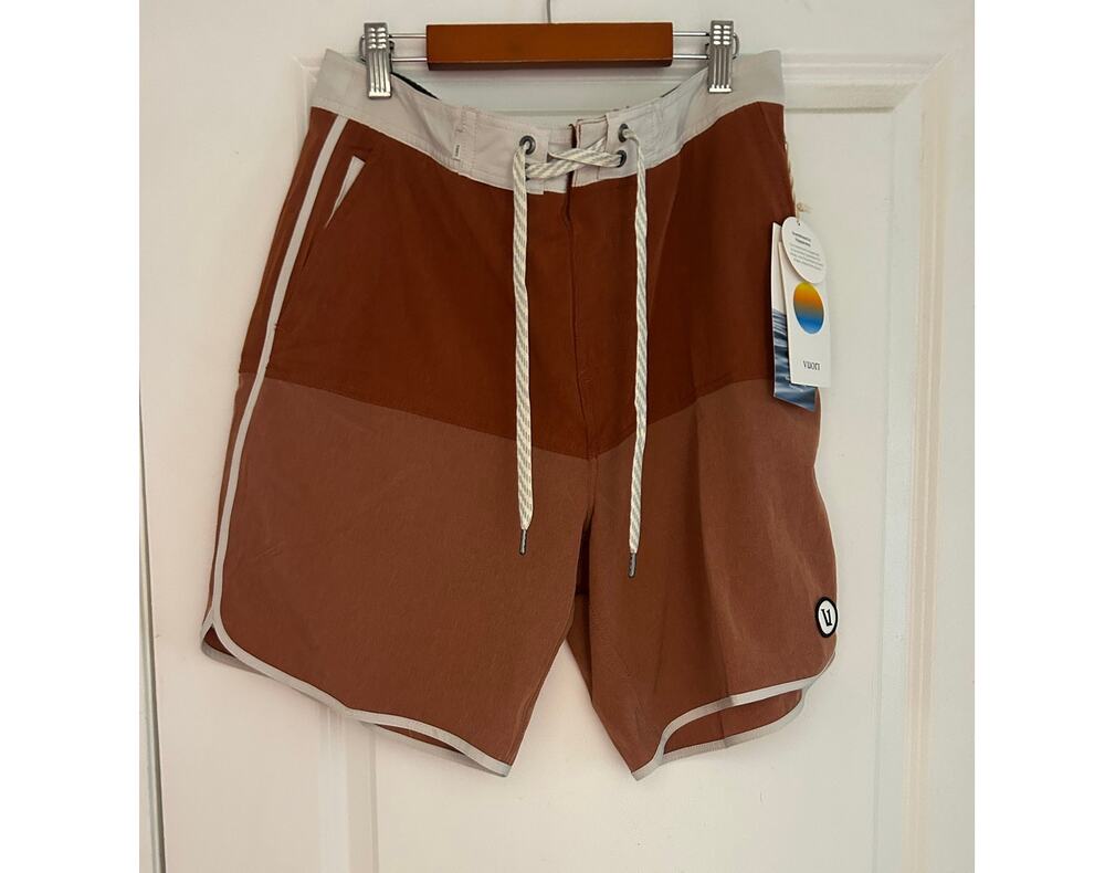 NWT Men’s Vuori Cruise Boardshort shorts size 32
